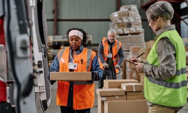 foreman-controlling-the-loading-of-cargo-2025-02-11-15-37-52-utc